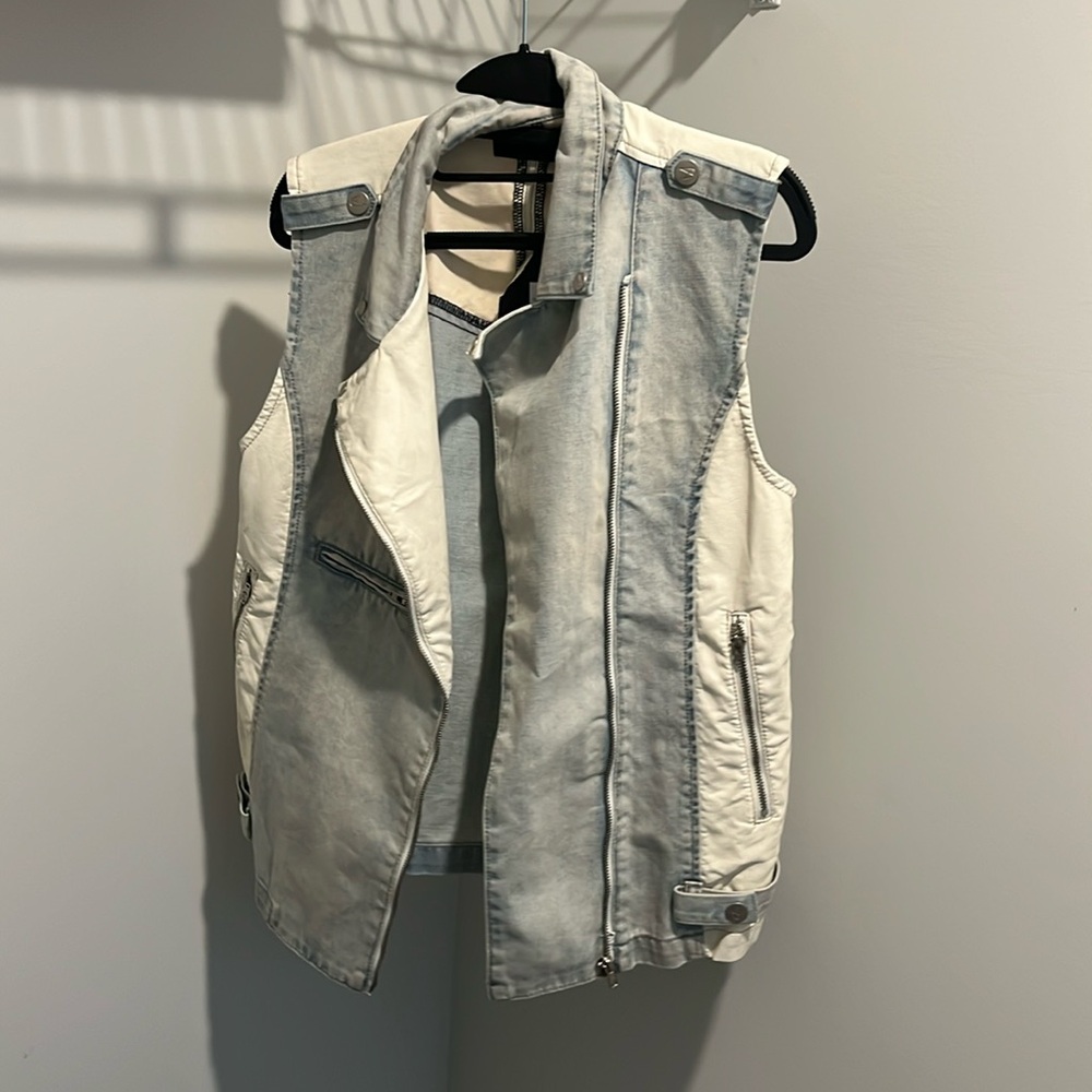 NWT! Size small mink pink jean jacket vest